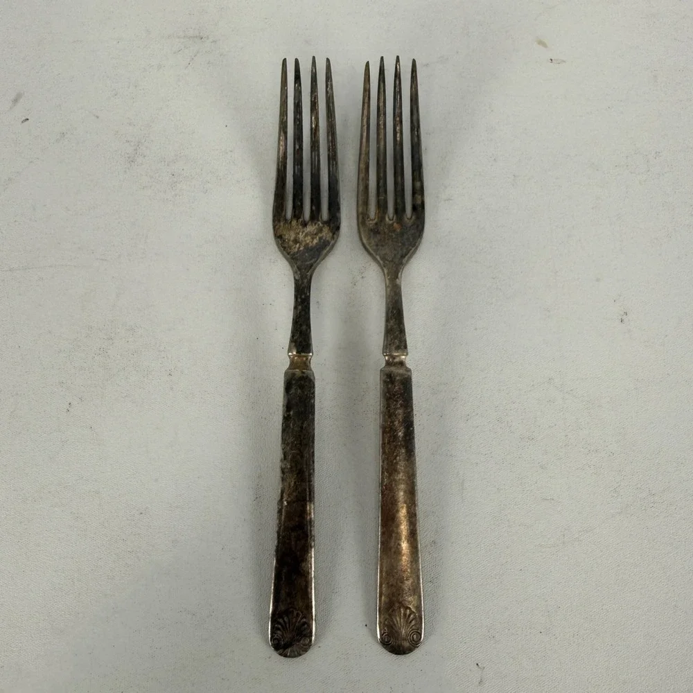 Antique 1847 Rogers Bros Shell Pattern 7.5'' Dinner Fork lot of 2
